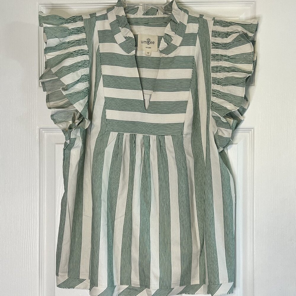Umgee Top - Women’s Size Medium - NWOT - Style K8839 - Green & Off White